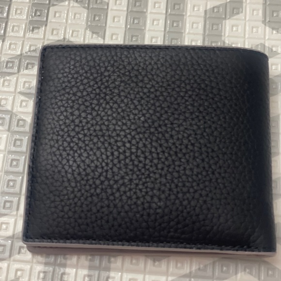 Micheal Kors men wallet - Picture 3 of 4